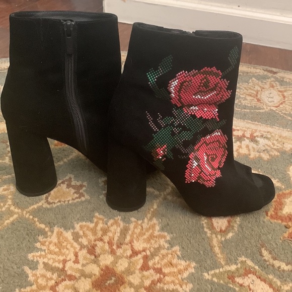 Donald J. Pliner Barri Rose Embellished Suede Booties - Picture 7 of 9